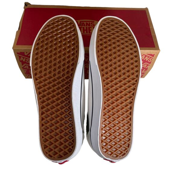 NWT Vans Old Skool Sneaker Wave True White Multi Size M10.5 W12.0 VN0A3WKT4S4 - Picture 6 of 7